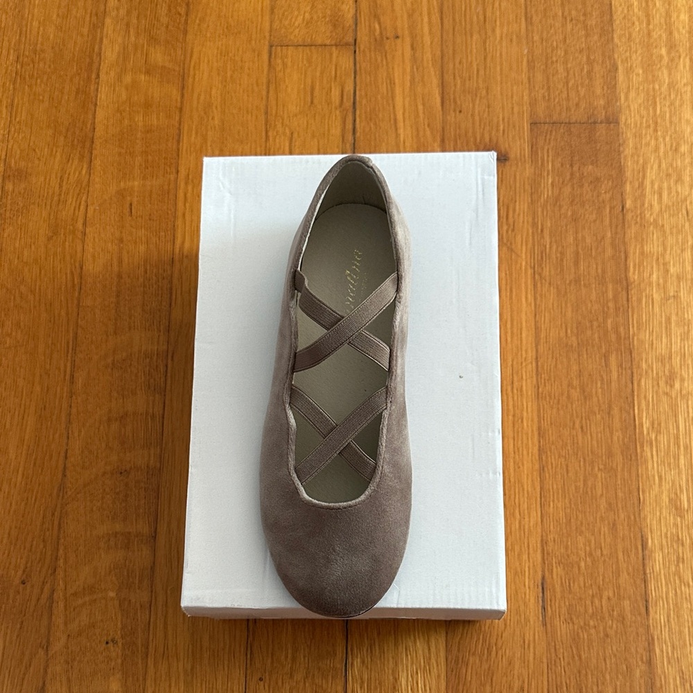 Brand New - European Girls Elegant Brown / grey suede Ballet Flats